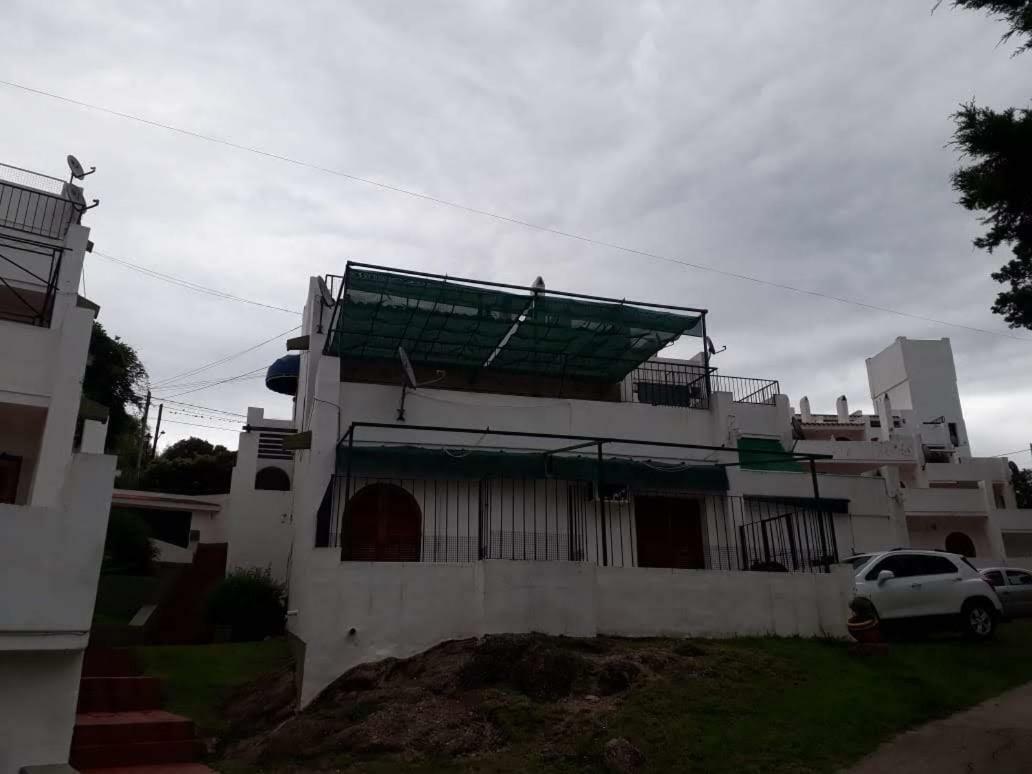 Departamentos Carlos Paz Bajada Al Lago Villa Carlos Paz Eksteriør bilde